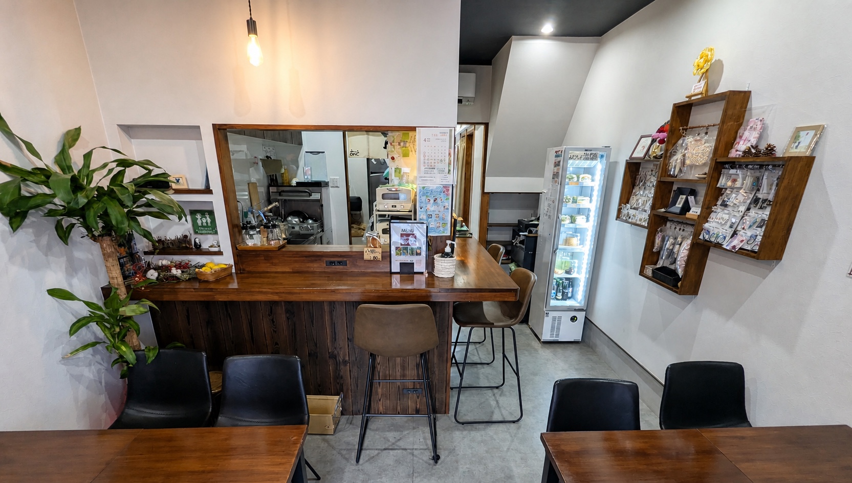 珈琲とお抹茶の喫茶店あんどの1階店内